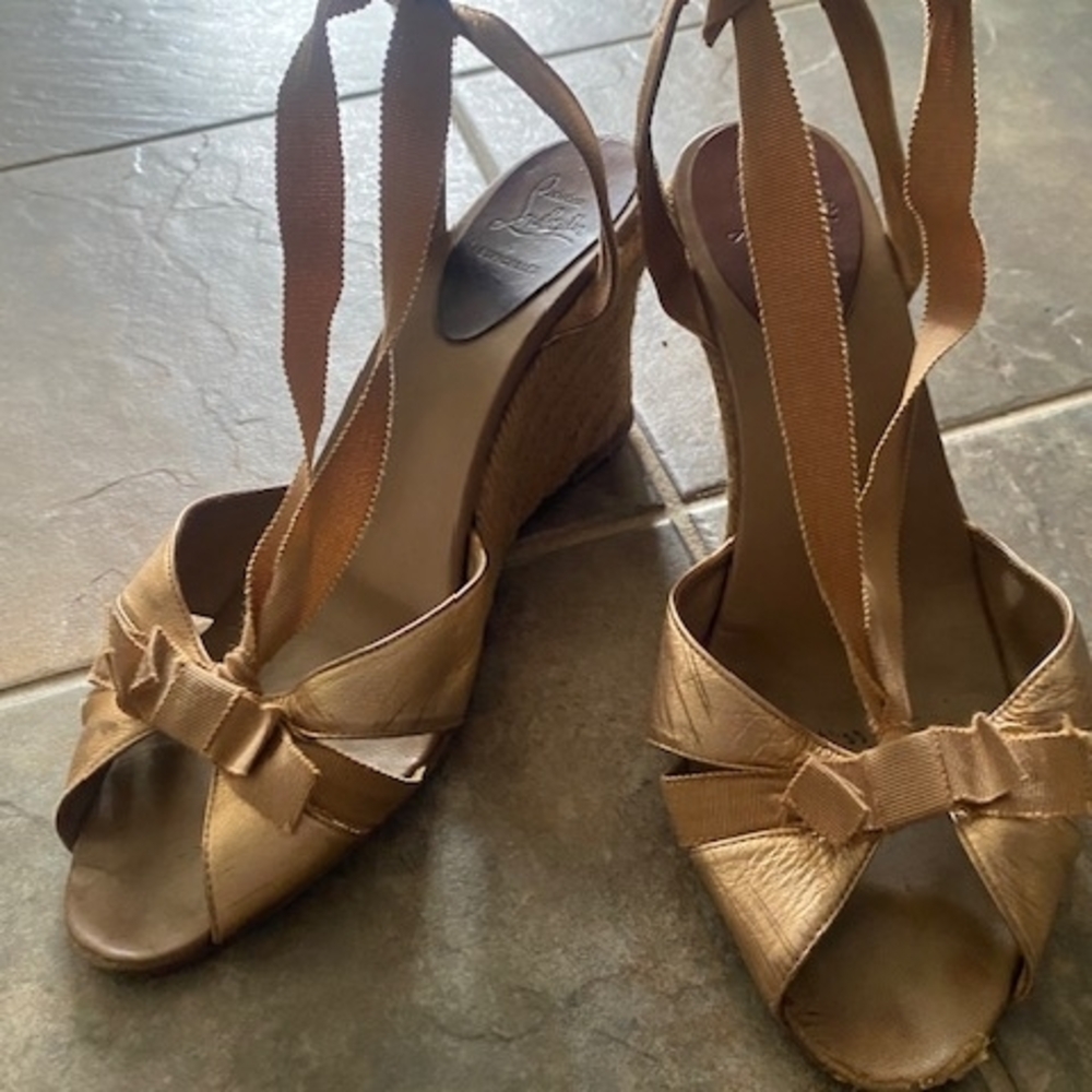 Elegant Beige Wedge Sandals